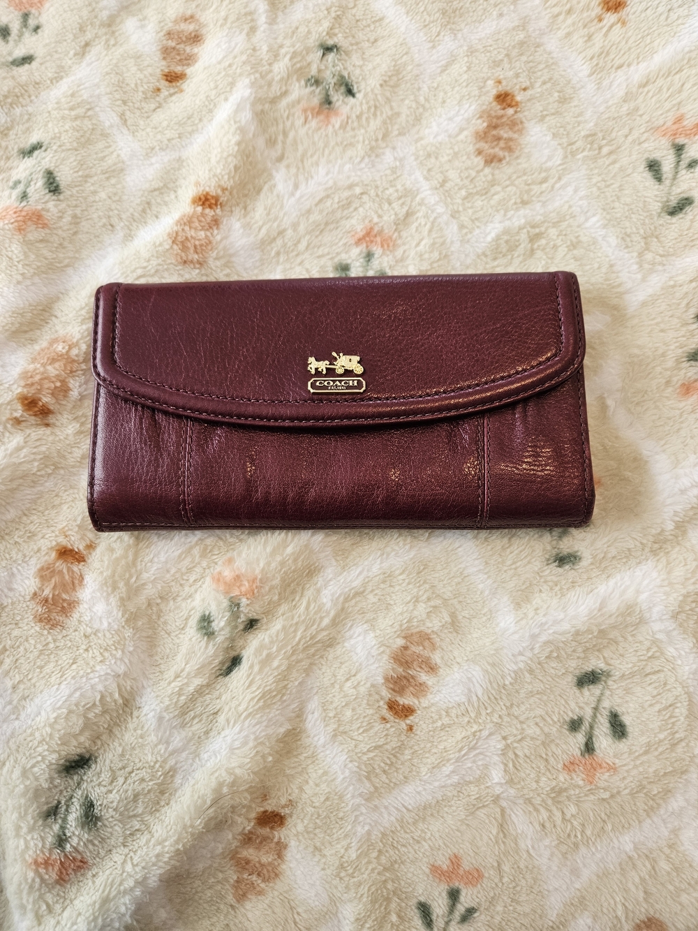 Coach Women's Leather Trifold Wallet in Burgundy